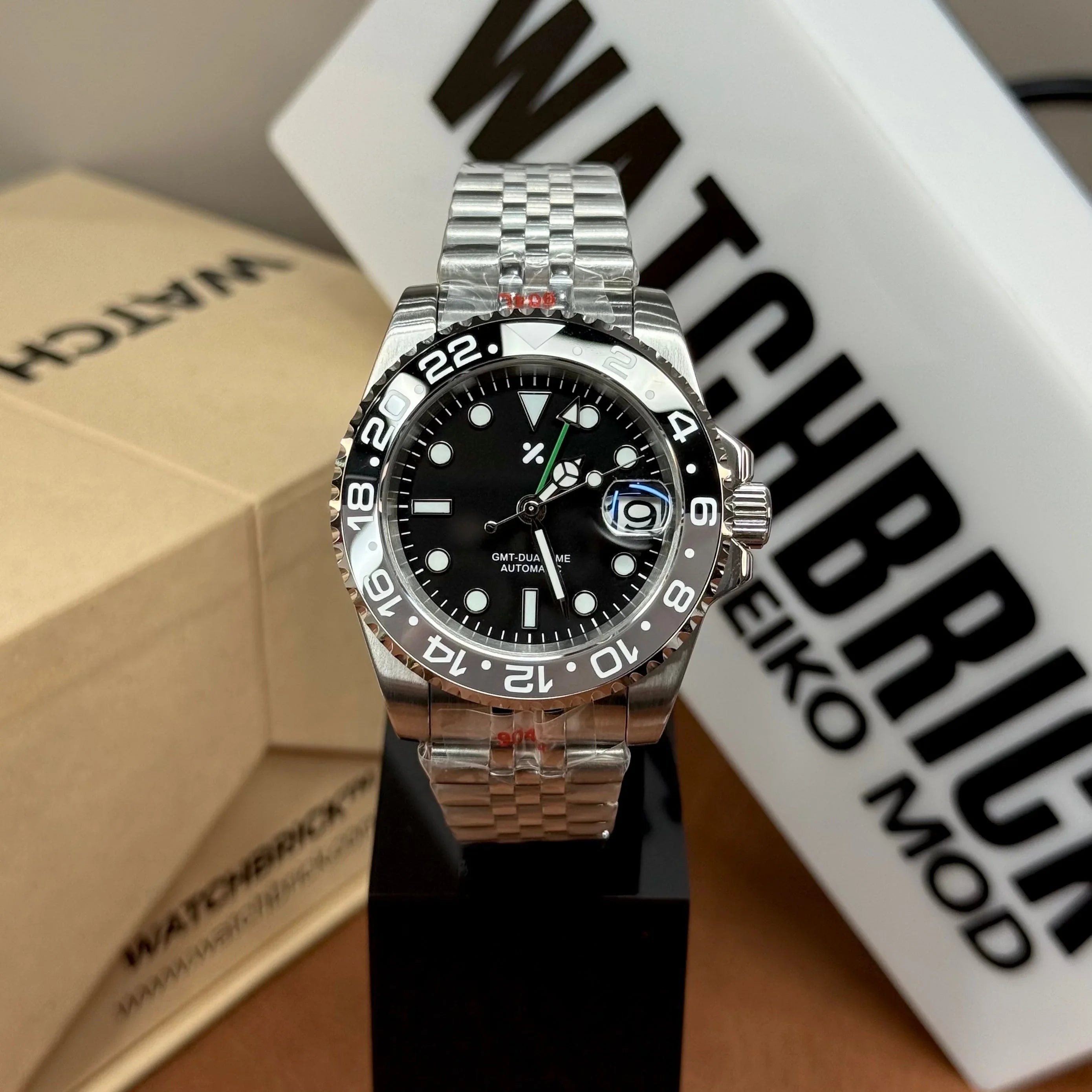 NH34 Mod – Why This Black & Grey Style Is So Popular - WATCHBRICK