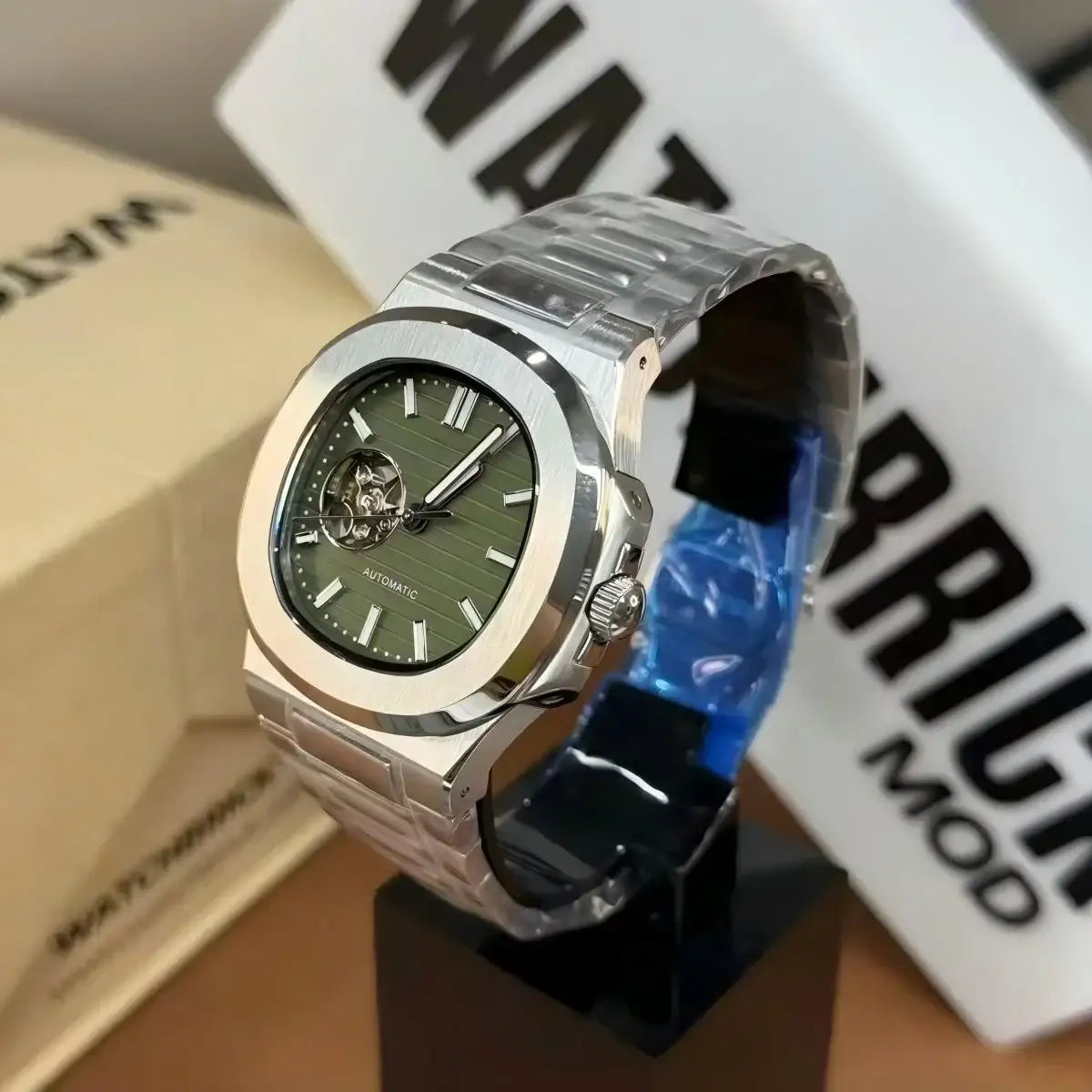 NAUTIKO | Emerald Open-Heart Date - 418.00 WATCHBRICK