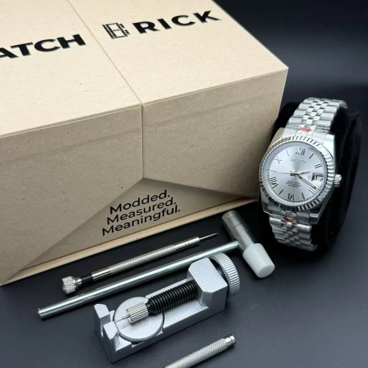 JUSTMOD | White Roman NH35 Seiko Mod - WATCHBRICK