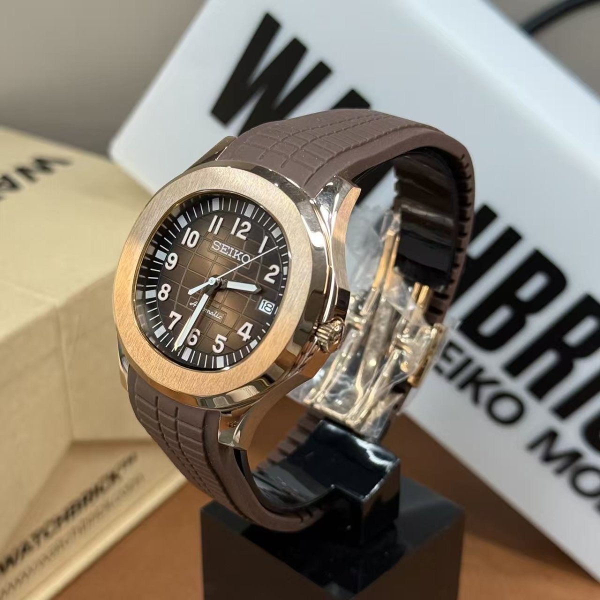 AQUAMOD | Rose Night NH35 Aquanaut - WATCHBRICK