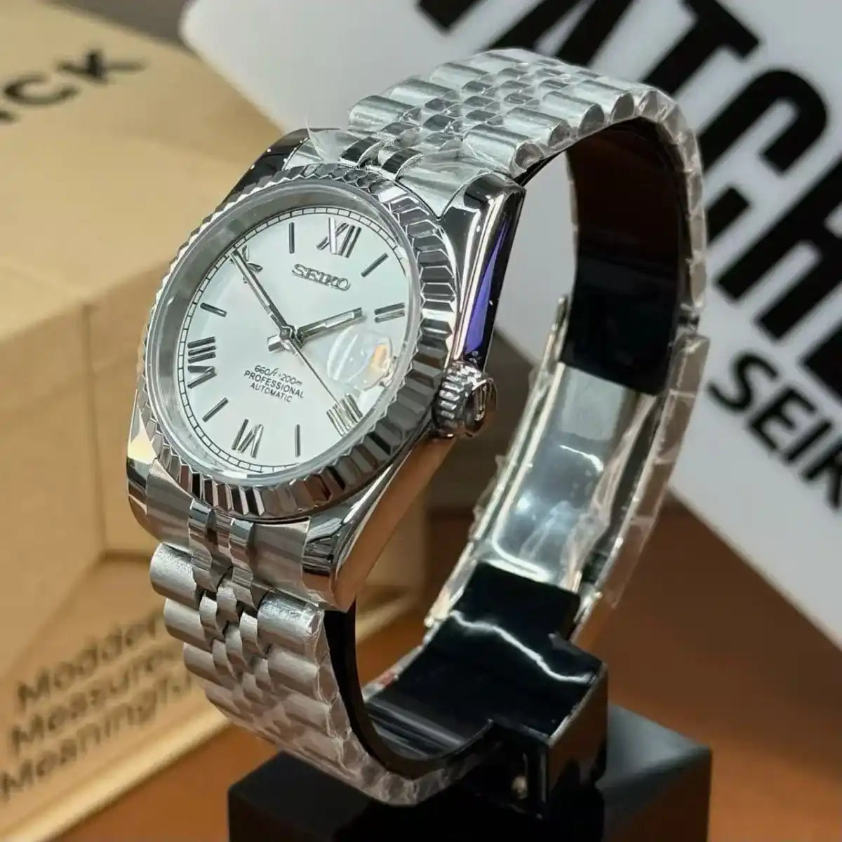 JUSTMOD | White Roman NH35 Seiko Mod – WATCHBRICK